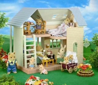 Sylvanian Families Calico Critters Riverside Lodge Gift Set With Penguin Family