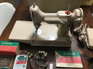 Singer Featherweight Sewing Machine 221j Tan Vintage Je Series Serial