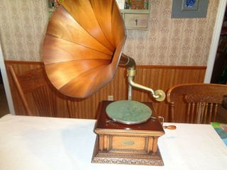 Rare French Phonograph - Le Phonographes De Francois Desire Odobez,  Wood Horn