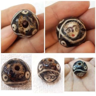 Very Unique And Rare Old Gabree Face Ancient Beads With 3 Wonderful Faces Z3