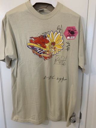 311 (band) Autographed Vintage 1997 T - Shirt Xl