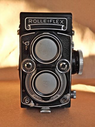 Rolleiflex 3.  5 E3 Xenotar - VGC Rare Complete and Film W/Cap and case 2