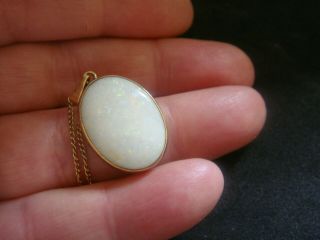 Vintage Very Large Natural Australian Firey White Opal Gold Pendant 18 In Chain