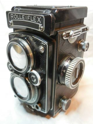 Vintage Rolleiflex 3.  5e Medium Format Camera - With Lens Cover C1957 - 1959