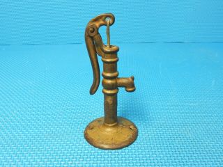 Arcade Cast Iron Toy Well Hand Pump Vintage Usa 1902 - 32