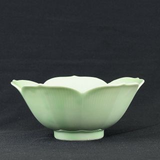 vintage chinese celadon green porcelain carved bowl lotus petal shaped 2