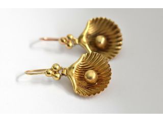 Fine Antique Victorian 9ct Gold Scallop Shell Drop Earrings C.  1890