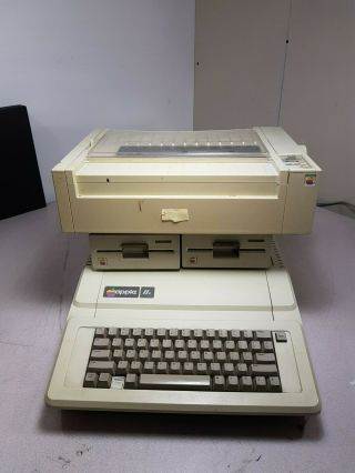Vintage Rare Apple IIe Computer w/ Monitor,  Floppies and Printer 3