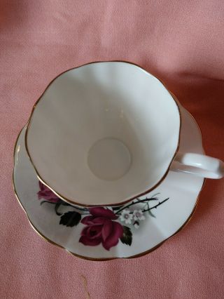 Vintage Elizabethan Red Roses Bone China Tea Cup & Saucer England Pretty 2