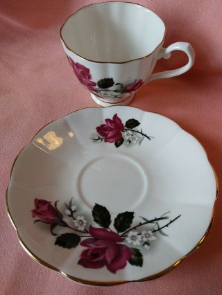 Vintage Elizabethan Red Roses Bone China Tea Cup & Saucer England Pretty 3