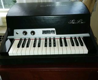 Vintage 1978 Fender Rhodes Piano Bass Keyboard 32 Key Tolex