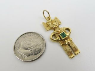 18k Rich yellow gold green emerald tribal Mayan human figure pendant 5.  8 grams 10