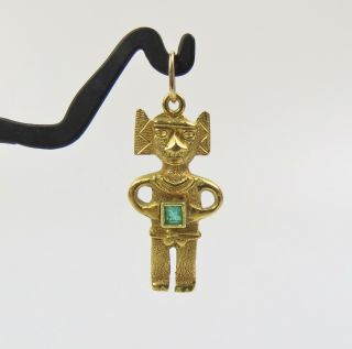 18k Rich yellow gold green emerald tribal Mayan human figure pendant 5.  8 grams 7