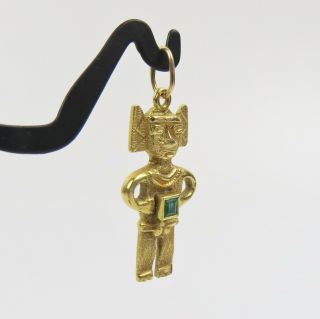 18k Rich yellow gold green emerald tribal Mayan human figure pendant 5.  8 grams 8