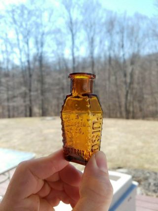 Very Rare Light Yellow Amber F.  A Thompson & Co Detroit MI Poison Bottle 2