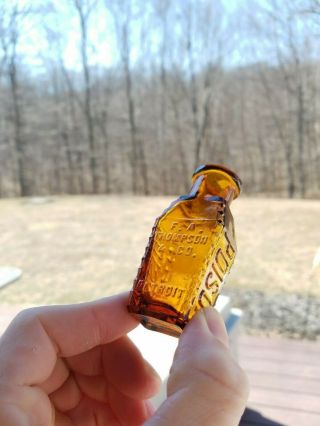 Very Rare Light Yellow Amber F.  A Thompson & Co Detroit MI Poison Bottle 3