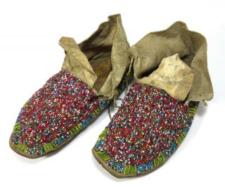 Unusual Early 1900s Antique Native American Indian Beaded Moccasins