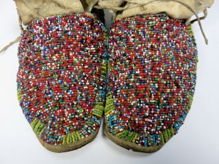 UNUSUAL EARLY 1900S ANTIQUE NATIVE AMERICAN INDIAN BEADED MOCCASINS 2