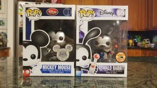 Mickey Mouse D23 Metallic & Oswald Comic Con Funko pops.  Rare Must haves 11