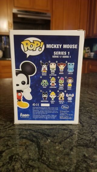 Mickey Mouse D23 Metallic & Oswald Comic Con Funko pops.  Rare Must haves 5