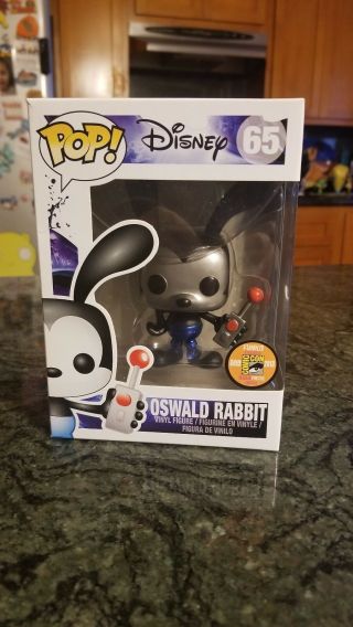 Mickey Mouse D23 Metallic & Oswald Comic Con Funko pops.  Rare Must haves 6