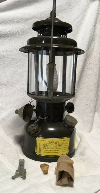 Vintage 1973 Coleman Us Army Green Military Gas Lantern