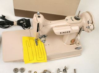 Vtg 1961 Singer Featherweight Sewing Machine 211J Tan Beige w Case Great 2
