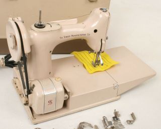 Vtg 1961 Singer Featherweight Sewing Machine 211J Tan Beige w Case Great 3