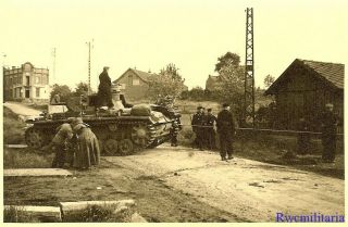 Lg.  Port.  Photo: Best German Pzkw.  Iii Panzer Tank Blocking French Road; 1940