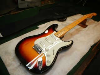 Vintage 1959 Re - Issue Squire Stratocaster Standard by Fender Korea Sunburst 3