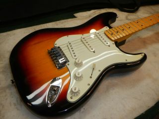 Vintage 1959 Re - Issue Squire Stratocaster Standard by Fender Korea Sunburst 4