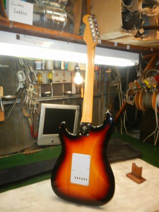 Vintage 1959 Re - Issue Squire Stratocaster Standard by Fender Korea Sunburst 8