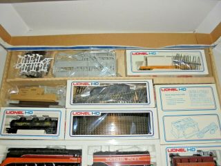 LIONEL HO TRAIN SET MIB SOUTHERN DAYLIGHT VINTAGE 4