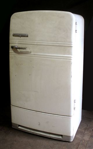 Complete Vintage " Westinghouse " Refrigerator Ice Box Fridge Freezer M8