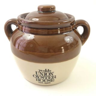 Union Oyster House 3/4 Qt.  Baked Beans Pot With Lid