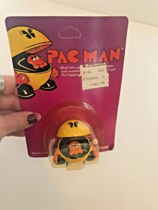 Vintage Pac Man Wind Up.  1982 Tomy,  ON CARD (A052) 2