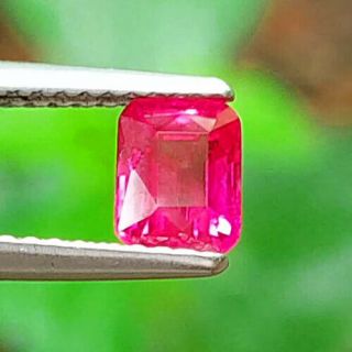 World Class Ultra Rare Vitreous 1.  03ct Pinky / Red Natural M 
