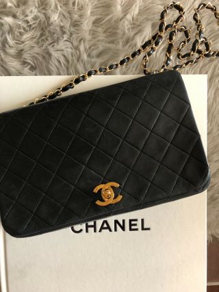 Chanel Vintage Quilted Single Black Lambskin Leatger Shoulder Bag