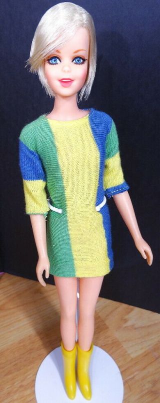 STUNNING Vintage Blonde Twist ' N Turn Twiggy Doll 2