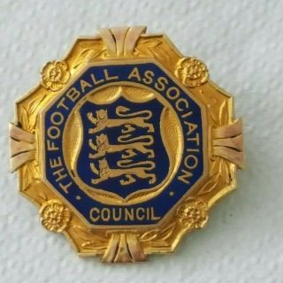 Very Rare 9ct Gold Badge - The Football Association 