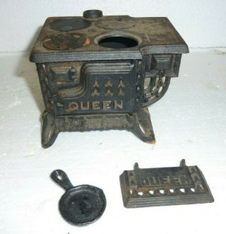 Vintage American Miniature Cast Iron Queen Stove Oven Toy Salesman Sample