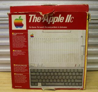 Apple IIc Vtg Computer w Box,  Power Supply - Boots Up 10