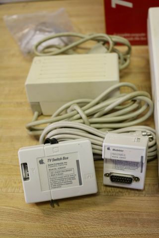 Apple IIc Vtg Computer w Box,  Power Supply - Boots Up 2