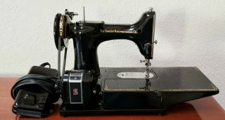 Vintage Singer Featherweight 222k Arm Sewing Machine W/ Case & Acc