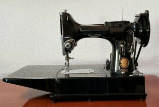 Vintage Singer Featherweight 222K Arm Sewing Machine W/ Case & Acc 5
