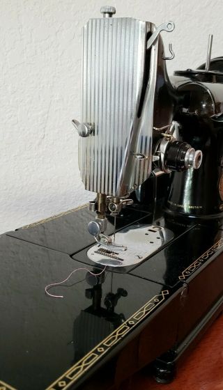 Vintage Singer Featherweight 222K Arm Sewing Machine W/ Case & Acc 8