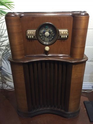 1939 Vintage Zenith 8 - S - 463 Am/shortwave Console Radio All Sounds Great