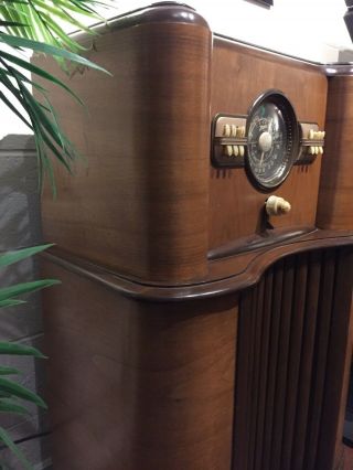 1939 Vintage Zenith 8 - S - 463 AM/Shortwave Console Radio All Sounds great 3