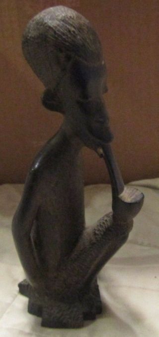 RARE WOODEN STATUE OF AFRICAN MAN SMOKING A PIPE ART FIGURINE / STATUE 6 1/2 TA 2