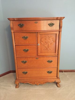 Lexington Furniture Victorian Sampler Door Chest - Oak 391 - 307
